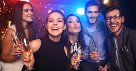 Dallas Nightlife 10 Bars For Party Loving Night Owls