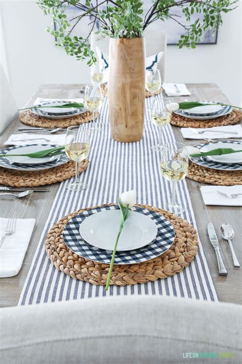 A Simple Navy Blue And White Easter Tablescape Dining Table Decor