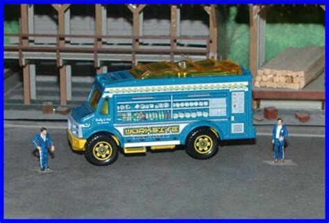 Matchbox Ho Scale 2013 2019 Food Truck Chow Mobile Worksite
