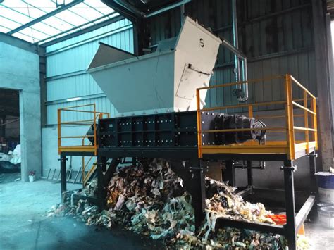 Rcra states that solid waste means any garbage or refuse, sludge from a wastewater treatment plant, water supply treatment plant, or air pollution control facility and other discarded material, resulting from industrial, commercial, mining, and agricultural operations, and from community activities. Municipal Solid Waste Shredding | High-Torque Shredding ...