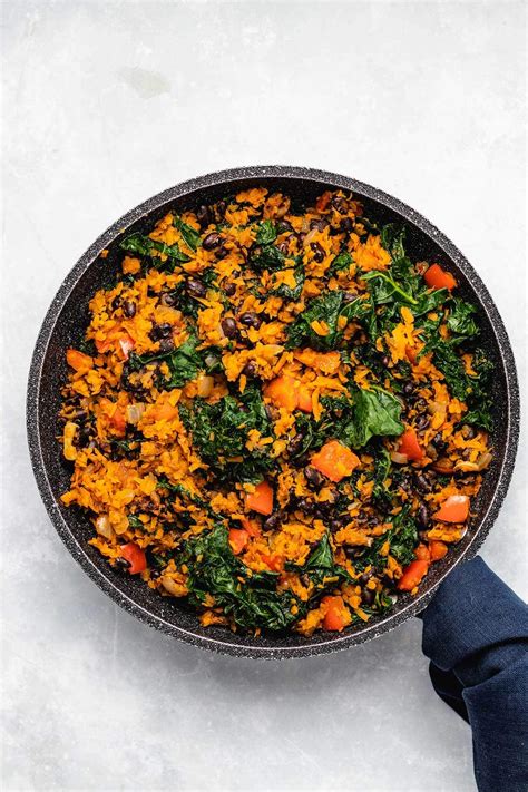 Southwest Sweet Potato Kale And Black Bean Skillet The Recipe Well