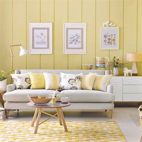 42 Popular Living Rooms With Pale Yellow Walls 25 Chic Yellow Living