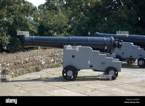32 Pounder Cannon Artillery Gun Long 9 L 19th Cent Stock Photo Alamy