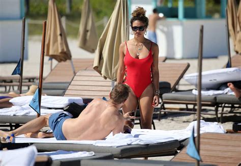 Jessica Ledon Nude Nipples On The Beach Scandal Planet