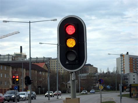 Design a traffic signaling system or light system for a city. What are the issues preventing smart traffic management ...
