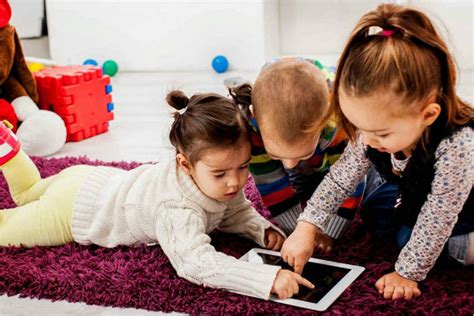 descubren que los niños que usan pantallas táctiles tienden a dormir menos el mundo al instante