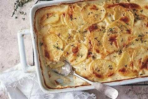 Cheesy Paula Deen Scalloped Potatoes Recipe Thefoodxp