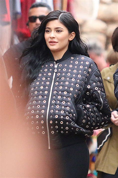 The official account of kylie jenner. KYLIE JENNER Out and About in Peru 05/10/2017 - HawtCelebs