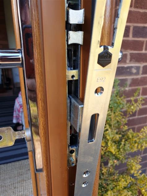 How To Fix Door Lock Stuck Unugtp News