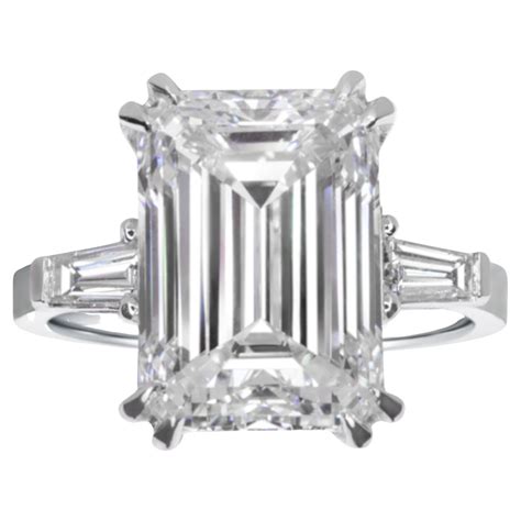 Customizable Gia Certified 022 Carat Emerald Cut White Diamond 18k