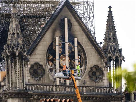 Modern Architects Want Glass Roof Steel Spire Minaret For Notre Dame