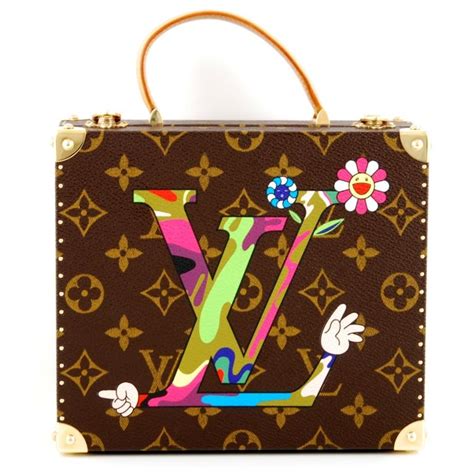 Louis vuitton is set to discontinue the monogram multicolor line which is a collaboration between the french brand and japanese contemporary artist takashi murakami. Pattern+Source, Takashi Murakami and Louis Vuitton