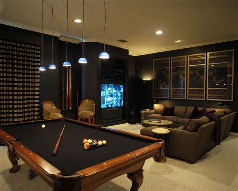 Dark Media Room With Pool Table Wohnung Design Für Zuhause Gameroom