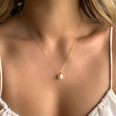 Gold Pearl Necklace Small Pearl Pendant Pearl Gift Single Pearl Simple Pearl Wedding