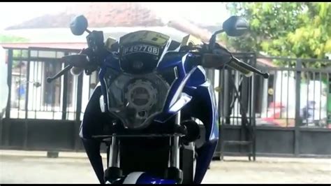 Hanya saja bukan sendal jepit ya, karena saat mengemudi kaki perlu 43+ Download Ide Modifikasi Vixion Jari Jari Warna Biru ...