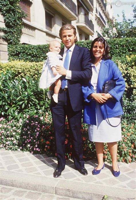 Onassis is a man in constant motion. Athina Onassis dans les bras de ses parents Christina et ...