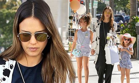 Jessica Alba Bonds With Daughters Honor And Haven In La Daily Mail Online