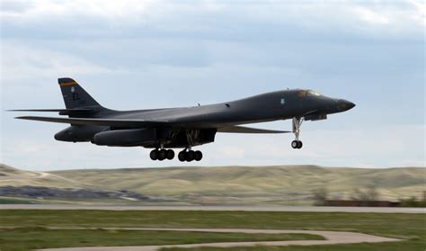 Us Air Force B 1 Bomber Crashes During Landing In South Dakota