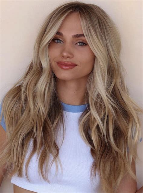 50 Classy Long Blonde Hairstyles For 2023