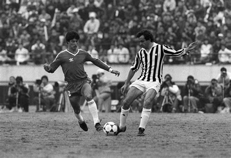 The club is mostly known for its football team, which currently plays at primera división, and was recognized as one of the most important football teams of south america by fifa. La gloriosa década del '80 | Cultura Redonda