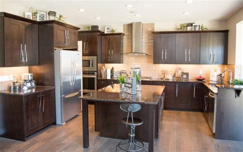 We are a family run business that specializes in custom kitchens & cabinets for every room﻿. Huntwood Custom Cabinets in Edmonton, AB