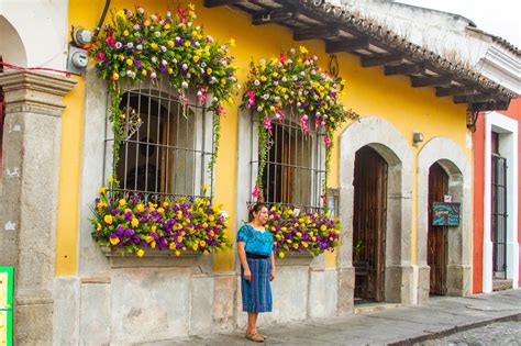 Please read the entire travel advisory. Antigua Guatemala celebrará el Festival de las Flores ...