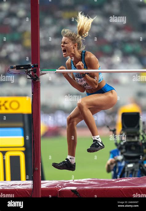 Doha Qatar Sept 30 Yuliya Levchenko De Ucrania Compite En El Salto