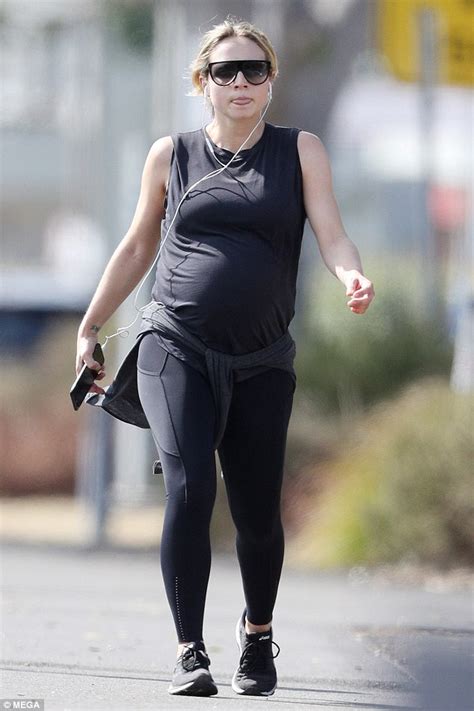 Tessa James Showcases Burgeoning Baby Bump Daily Mail Online