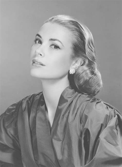 Grace Kelly The Best Looks Of A Style Icon Grace Kelly Dresses Grace Kelly Style Grace Kelly
