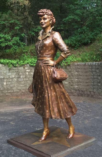 Heres Lucy ‘scary Statue Is Replaced With One That Looks Like Her