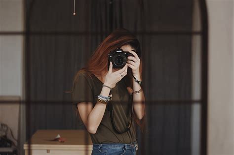 23 Creative Self Portrait Photography Ideas And Tips