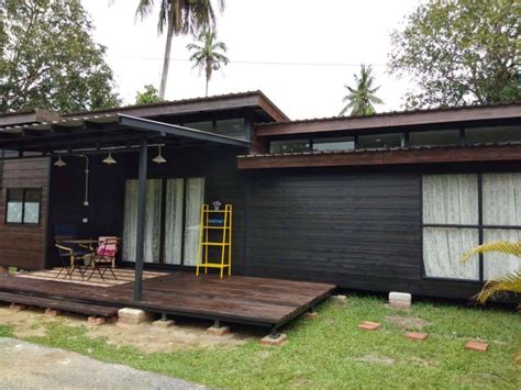 Desain interior rumah 2 lantai ini juga memanfaatkan material kayu dengan model desain minimalis modern yang tampak elegan dan mewah. Himpunan Pelbagai Cetusan Ilham Pelan Lantai Rumah Kampung ...