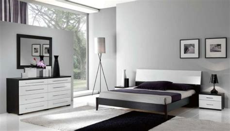 Gemutlich eingerichtetes schlafzimmer mit stehlampe modernem. Lampen Schlafzimmer - Erhellen Sie das Ambiente!
