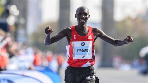 Der sagt, dass er seinen olympischen titel in tokio 2020. Berlin-Marathon: Wilson Kipsang gegen Eliud Kipchoge ...
