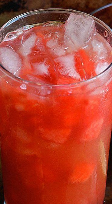 It's the perfect watermelon cooler to beat the heat! Smashed Watermelon Rum Cocktail | Watermelon cocktail ...