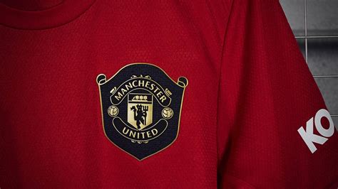 Share manchester united logo wallpaper gallery to the pinterest, facebook, twitter, reddit and more social platforms. Manchester United FC Official Football Gift Mens Home Kit ...
