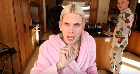 Jeffree Star Claims Hes Single But Twitter Disagrees