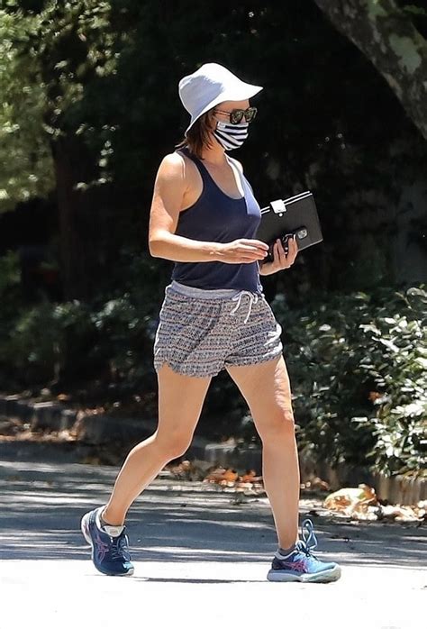 Jennifer Garner Grey Printed Shorts Street Style Spring Summer 2020 On