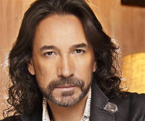 El Buki Celebra 40 Años De éxitos Kebuena