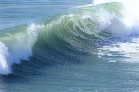 Breaking Wave Alchetron The Free Social Encyclopedia