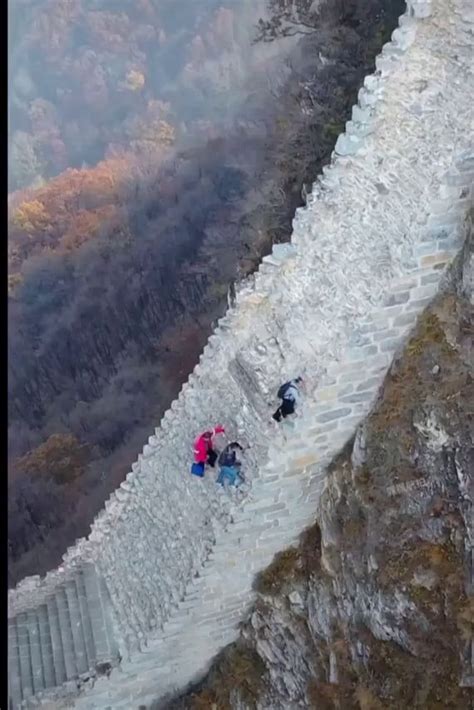 A Steep Segment Of The Great Wall 9gag Amazing Places On Earth
