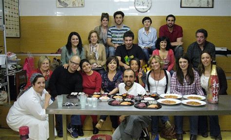 Aprende a cocinar gyozas, udon, teriyaki, atún rojo, sopa. Clases de Sushi en Bilbao con Mikel Población | Recetas ...