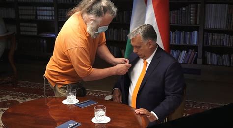 Orbán viktor miniszterelnök a koronavírussal kapcsolatban kihirdetett veszélyhelyzet keretében szükséges intézkedésekről. Orbán Viktor bejelentése a koronavírus-járvánnyal kapcsolatban