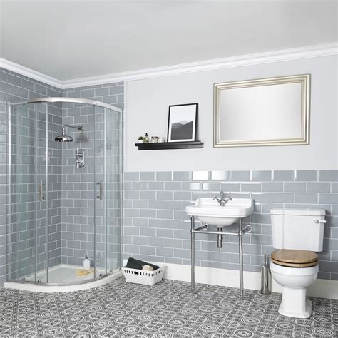 Milano Richmond Traditional Shower Suite With Quadrant Enclosure
