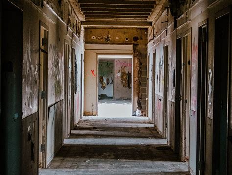 Step Inside A Terrifying Abandoned Hospital In Texas