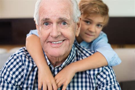 Las Madrinas De Los Seguros Los Abuelos