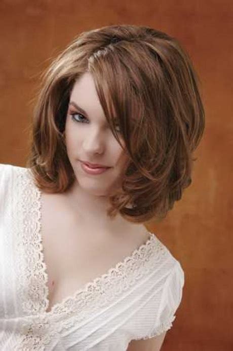 Shoulder Length Layered Haircut Style And Beauty