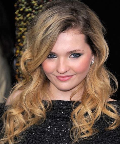 abigail breslin all grown up man i didn t even recognize her thick curly hair curly hair with