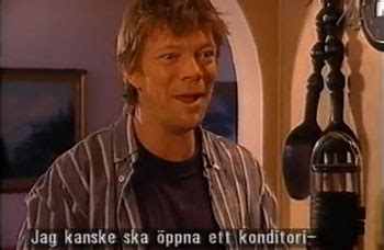 The series took place in the fictional middle class suburb mälarviken, located in the vicinity of stockholm. 31 anledningar till varför vi älskade 90-talsserien Tre ...