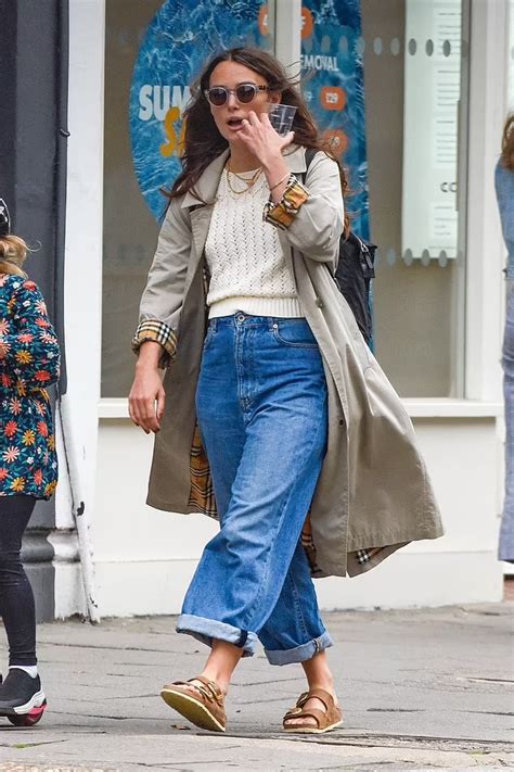 Keira Knightley Enjoys A Day Out With Her Family Ropa Moda Estilo Moda